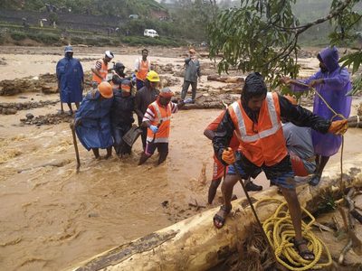 Varios deslizamientos de tierra en Mumbai dejan decenas de muertos y desaparecidos