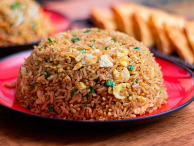 Arroz chaufa: prepará esta deliciosa receta con poco presupuesto y en menos de 30 minutos