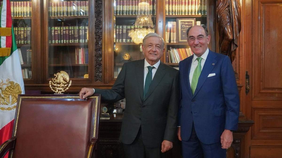 López Obrador e Ignacio Sánchez Galán, presidente de Iberdrola, en su reunión del 4 de abril de 2023