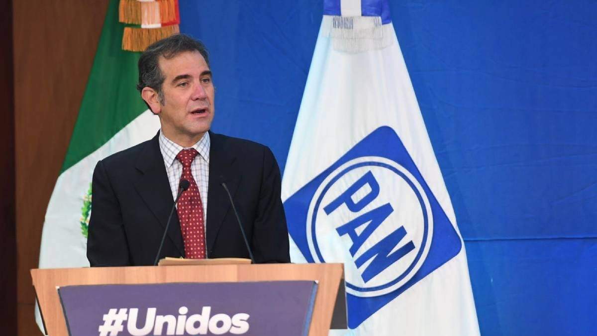Lorenzo Córdova en la plenaria de legisladores de Acción Nacional