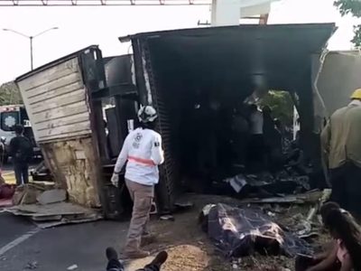 Vinculan a proceso a tres personas por el choque de tráiler que dejó 56 migrantes muertos