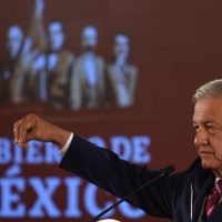 AMLO confía a Herrera negociación para que partidos regresen parte de su presupuesto