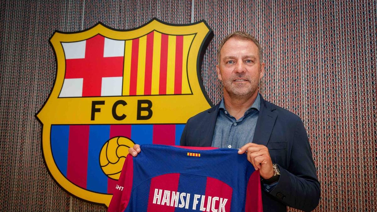 El entrenador alemán de 59 años Hansi Flick