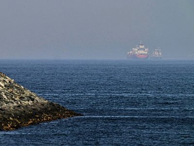 EU frena un buque comercial que intentó llegar a Irán