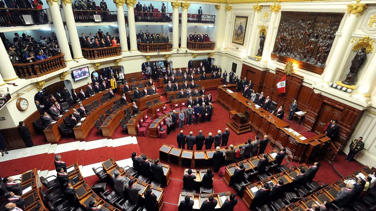 El Parlamento de Perú aprobó el referéndum de Vizcarra. Fuente: (Twitter)