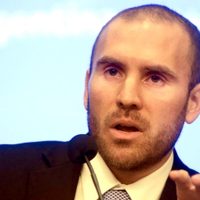 Para evitar el default: Guzmán continuará con las negociaciones a pesar del vencimiento del plazo