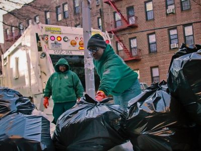 Nueva York: suspenden sin sueldo a miles de trabajadores públicos por no vacunarse contra covid-19