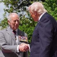 Trump anuncia la retirada parcial de aranceles al whisky de Reino Unido tras la visita de Carlos III