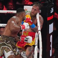 Jake Paul sufre fractura de mandíbula tras su derrota ante Anthony Joshua; ahora busca a “El Canelo”