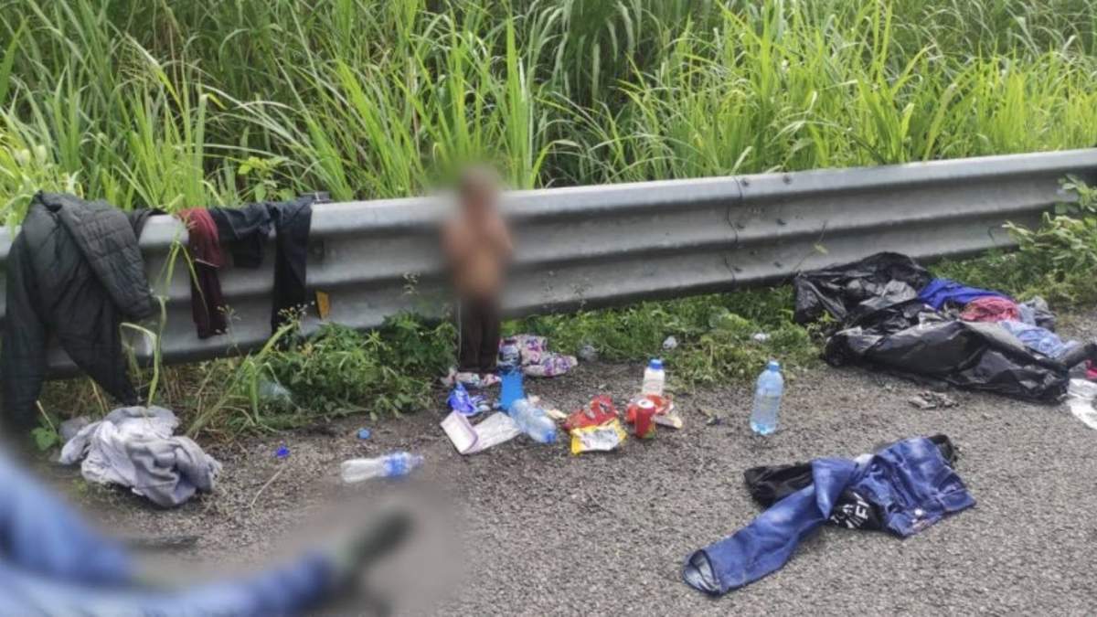 El pequeño hallado a la orilla de la carretera Ocozocuautla-Las Choapas en Veracruz.