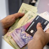 Con aumento incluido, empezó el cronograma de pago a los empleados públicos de Río Negro