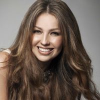 A los 48 años, Thalía demuestra que la edad no existe con este look playero