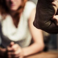 Dictaron prisión domiciliaria a un hombre acusado de desobedecer medidas judiciales y agredir a su expareja