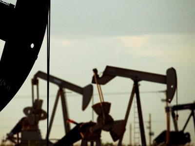 Los precios del petróleo cotizaron con ganancias en las bolsas de Londres y Nueva York
