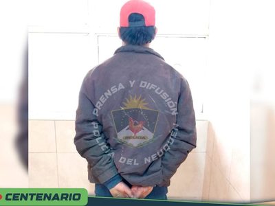 Detuvieron en Centenario al hombre que golpeó a una oficial de policía