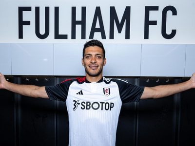 Raúl Jiménez ya es nuevo jugador del Fulham, por seis millones de dólares