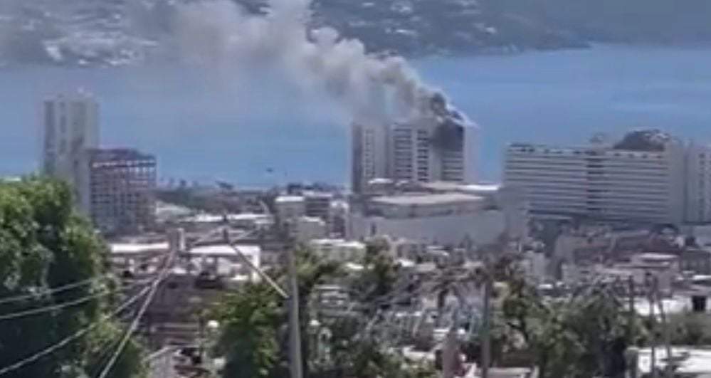 Hotel Emporio. Incendio sólo en una de las habitaciones superiores