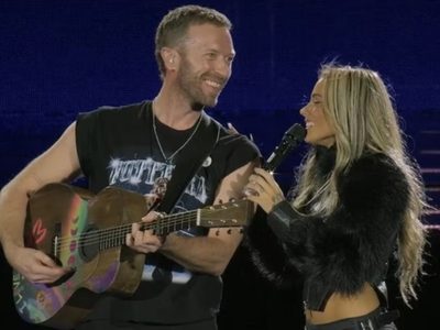 Chris Martin sorprendió en el show de Tini Stoessel con un show que desató el delirio de los fans