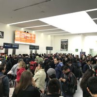 Protestas y banco de niebla afectan operaciones en el AICM (Videos)