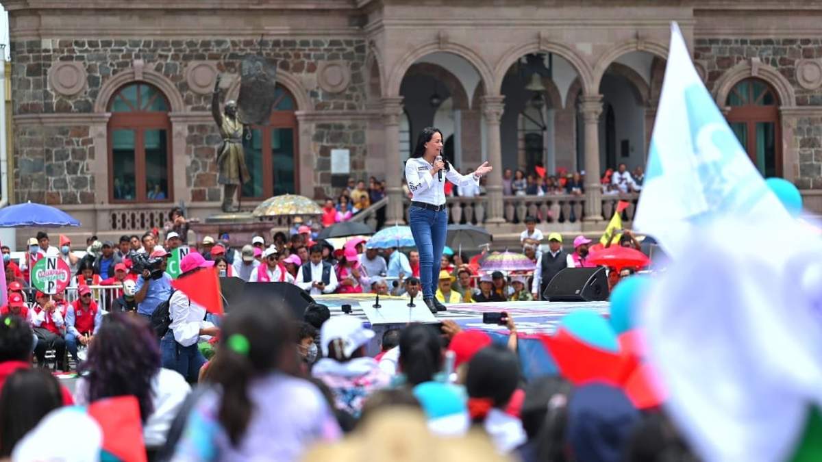 Alejandra del Moral, candidata de Va por el Estado de México, en Santiago Tianguistenco
