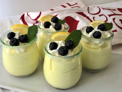 Mousse de limón con solo 3 ingredientes y con leche condensada casera: ahorrá y prepará este postre divino