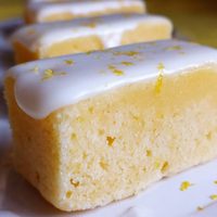 Brownies de limón con solo 2 huevos: poné la pava y tentate con esta receta súper fácil de hacer