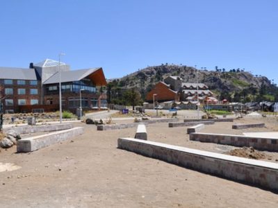 La construcción del Paseo Costero en Caviahue ya cuenta con el 80% de avance