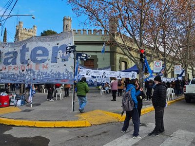 El gobierno sostiene que la adhesión al paro docente sigue en baja