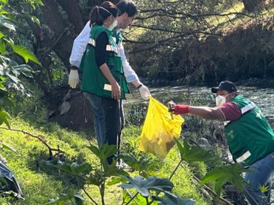 Limpian el Río Atoyac un día antes de que Sheinbaum vaya a limpiar