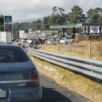 Automovilistas de la CDMX y Edomex saturan gasolinerías en Huitzilac y Cuernavaca