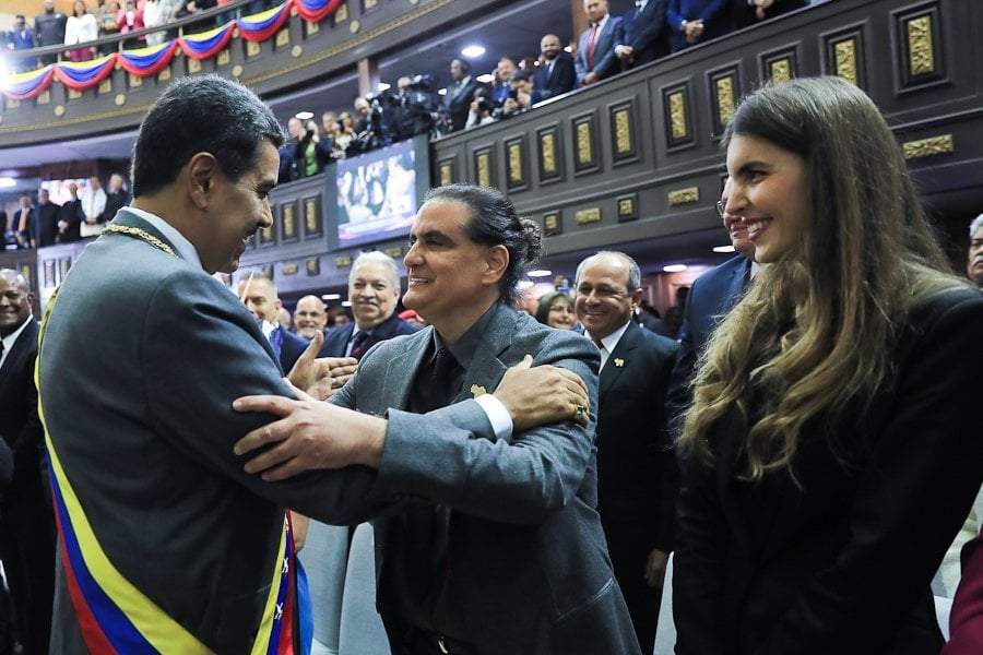 Maduro y Saab. Negocios con despensas en México