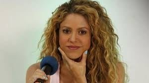 ¡La pillaron! Shakira fotografiada ¿sin depilar?