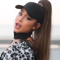 ¿Normal o asqueroso? Ariana Grande hace algo con sus perros que... ¡Dios mío!