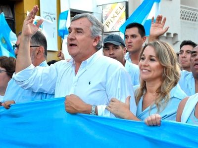 Gerardo Morales encabezó una marcha contra la intervención federal de la justicia jujeña
