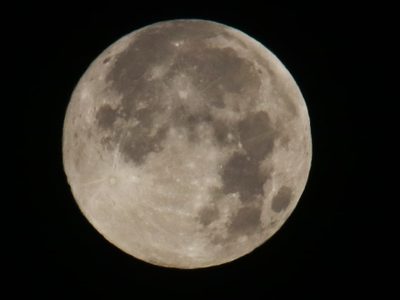 La NASA pretende llevar a la Luna redes para GPS y comunicación por celular