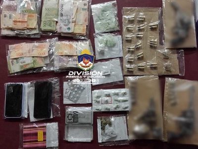 En un allanamiento, la Policía secuestró drogas y detuvo a una persona en Centenario