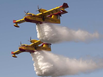 España envió dos aviones a Turquía para ayudar a combatir los feroces incendios forestales