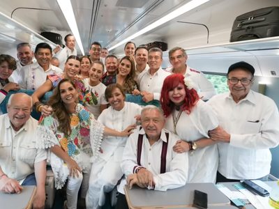 AMLO y Sheinbaum inauguran el Tren P’atal, diseñado para viajes largos y nocturnos