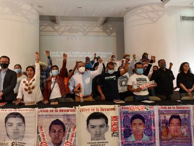 “Estamos encabronados” y urgimos una reunión con AMLO: Padres de los 43 tras informe del GIEI
