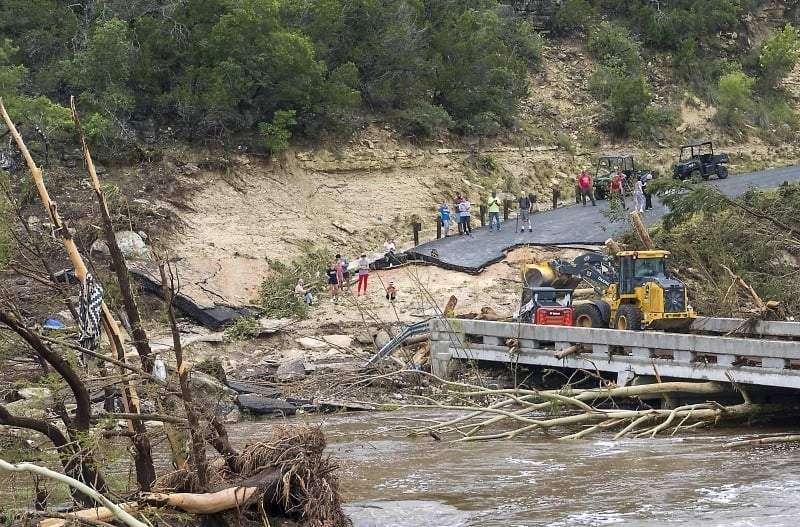 Mueren tomados de las manos: historia del matrimonio mexicano en las inundaciones de Texas