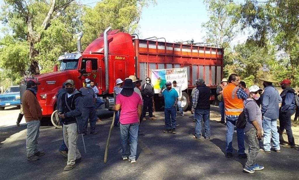 Bloquean carreteras en Michoacán para exigir la liberación de la ambientalista María Cruz Paz Zamora