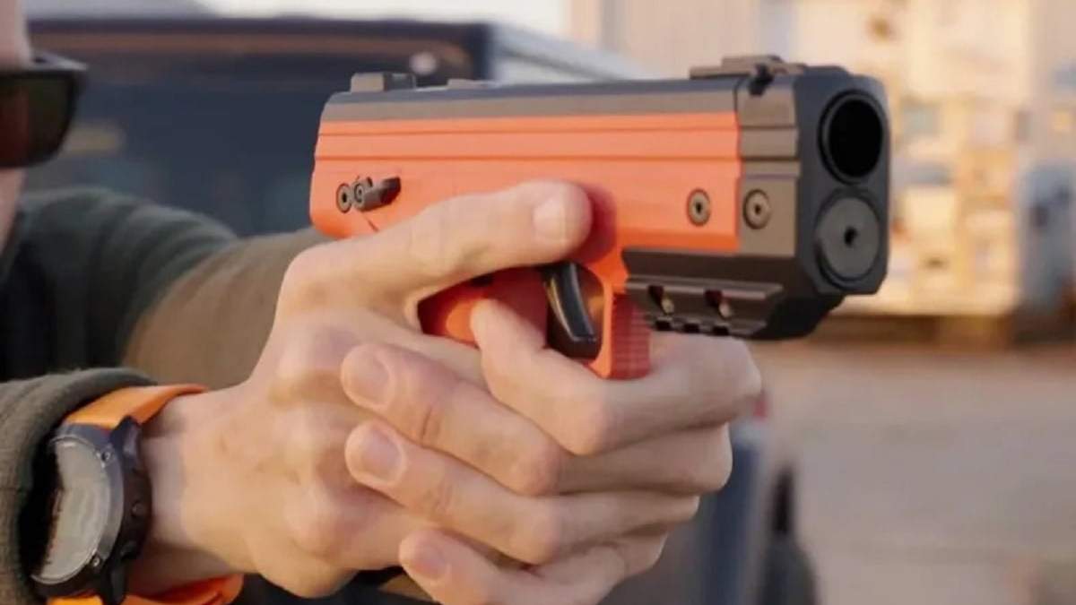 Modelo de pistola Byrna que será provista a la Policía de Neuquén. Fuente (Facebook)