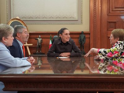 Sheinbaum y Bachelet dialogan sobre AL, bienestar y el papel de las mujeres en la política