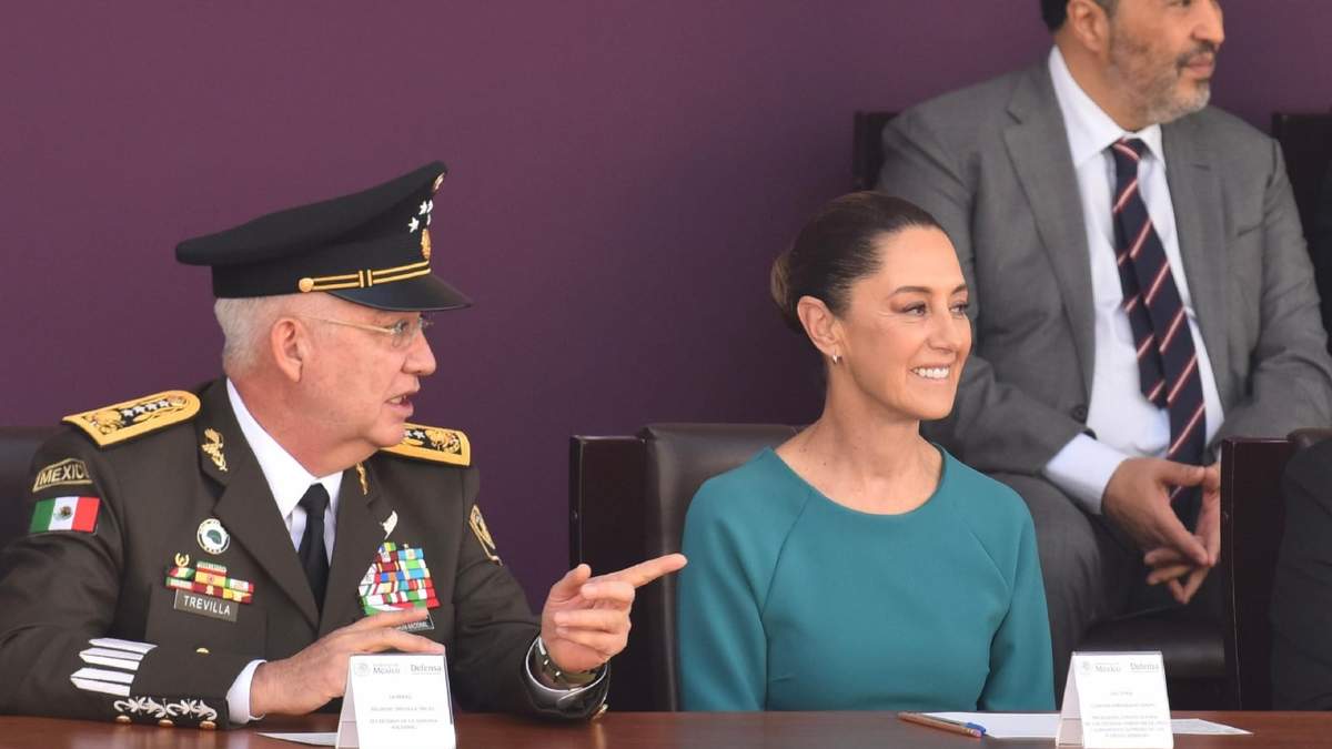 El general Ricardo Trevilla y la presidenta Claudia Sheinbaum