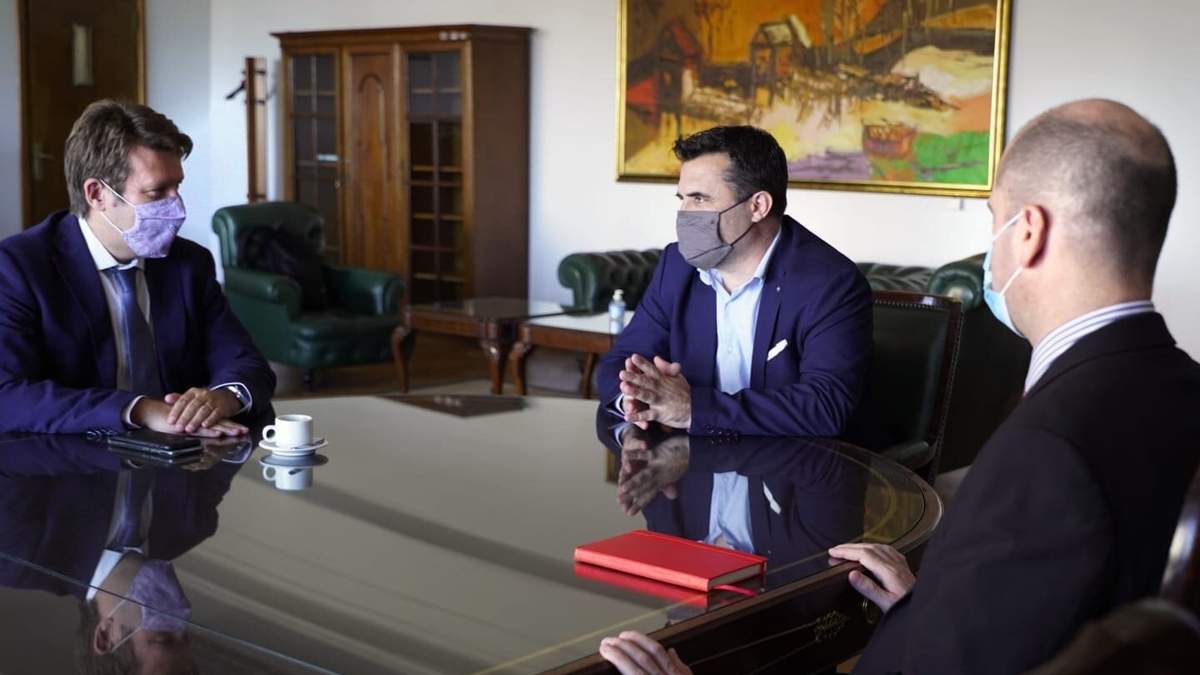 La reunión fue en la sede de Energía. Fuente: (Twitter)