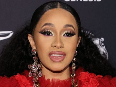 ¡Nueva imagen! Cardi B dio de qué hablar en París con insólito atuendo… ¡Se hizo viral!