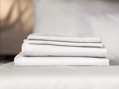 En medio de tanto calor, el trucazo para aclarar sábanas y fundas de almohada amarillentas de sudor