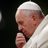 El papa Francisco reclamó que cese "el ruido de las armas" en Siria