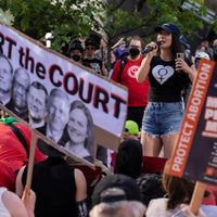 Suprimir el derecho al aborto en EU expone a las mujeres a más riesgos, acusa la ONU