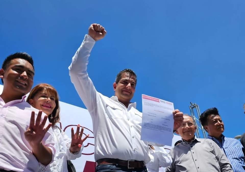 El exsubsecretario mostró su registro